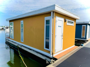 '' Mustique'' Cozy & Romantic Houseboat in Maastricht